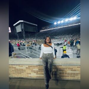 Meet your Posher, Mickayela